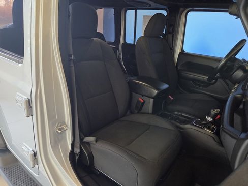 Used 2022 Jeep Wrangler Unlimited Sport image 21
