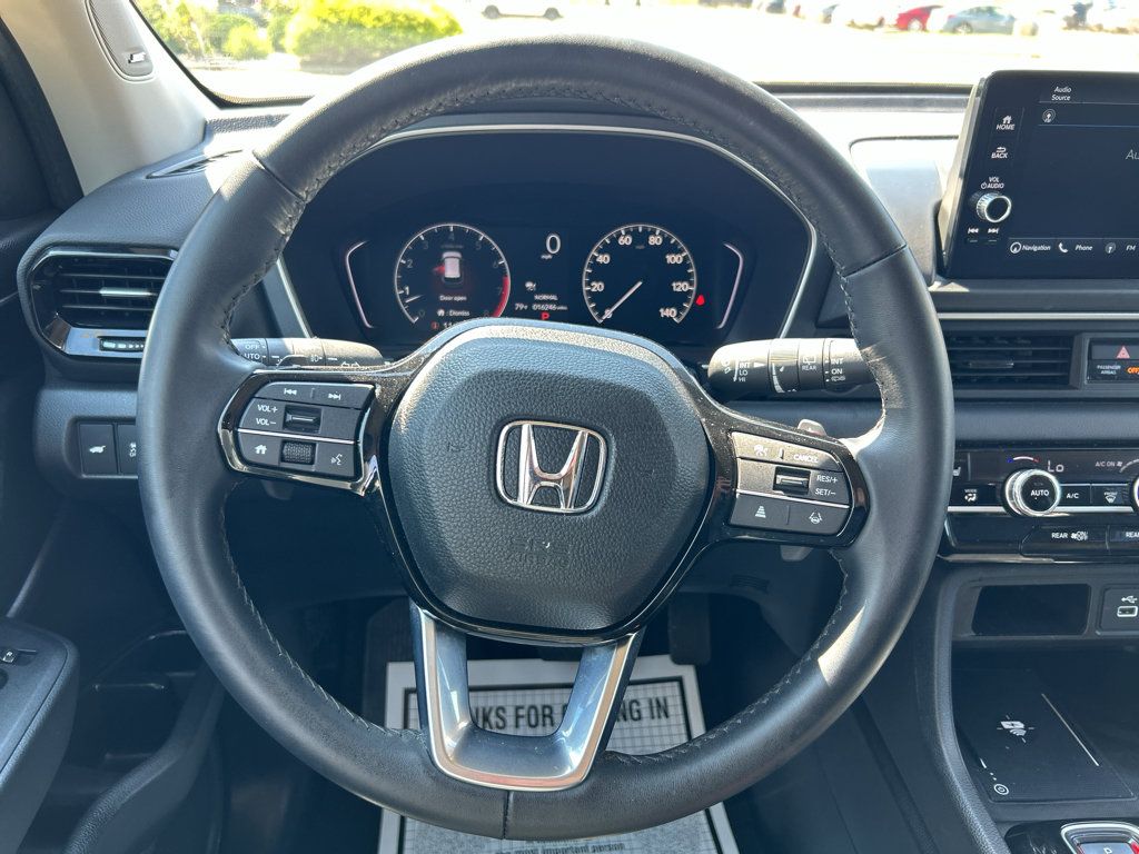 Used 2025 Honda Pilot Touring image 15