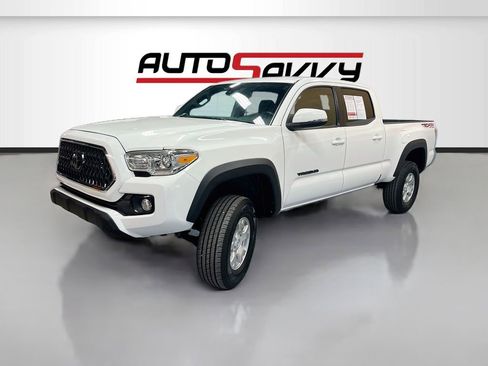 Used 2021 Toyota Tacoma TRD Off-Road w/ Technology Package AWD/4WD image 3