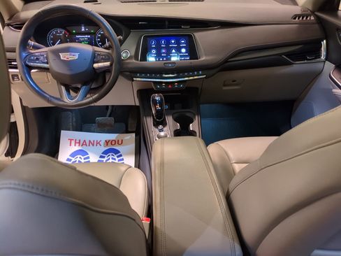 Used 2020 Cadillac XT4 Premium Luxury w/ Cold Weather Package image 15