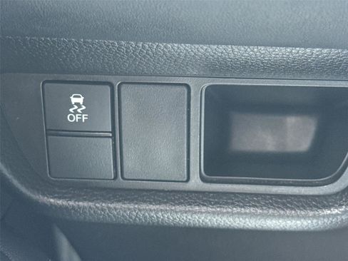 Certified 2025 Honda HR-V LX image 31