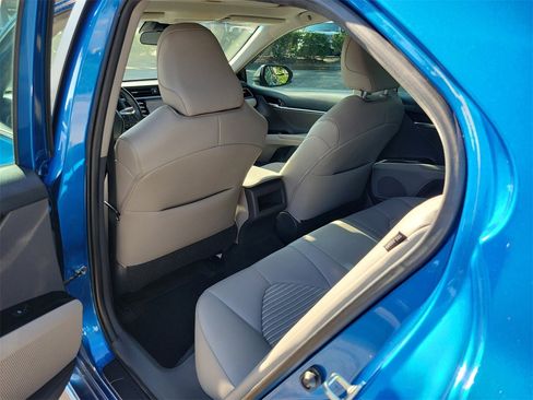 Used 2019 Toyota Camry SE image 10