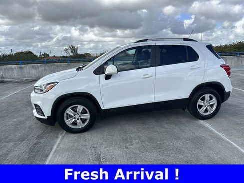 Used 2022 Chevrolet Trax LT w/ LT Convenience Package image 34