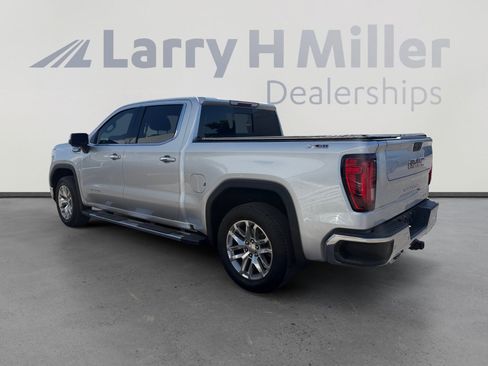 Used 2021 GMC Sierra 1500 SLT AWD/4WD image 3
