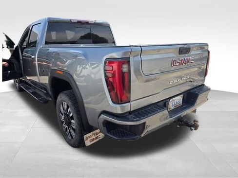 Used 2024 GMC Sierra 3500 Denali w/ Denali Reserve Package AWD/4WD image 6