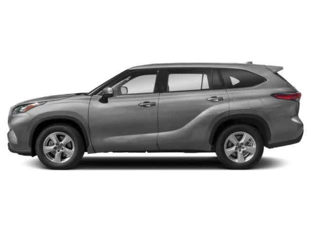 Used 2021 Toyota Highlander LE FWD image 3