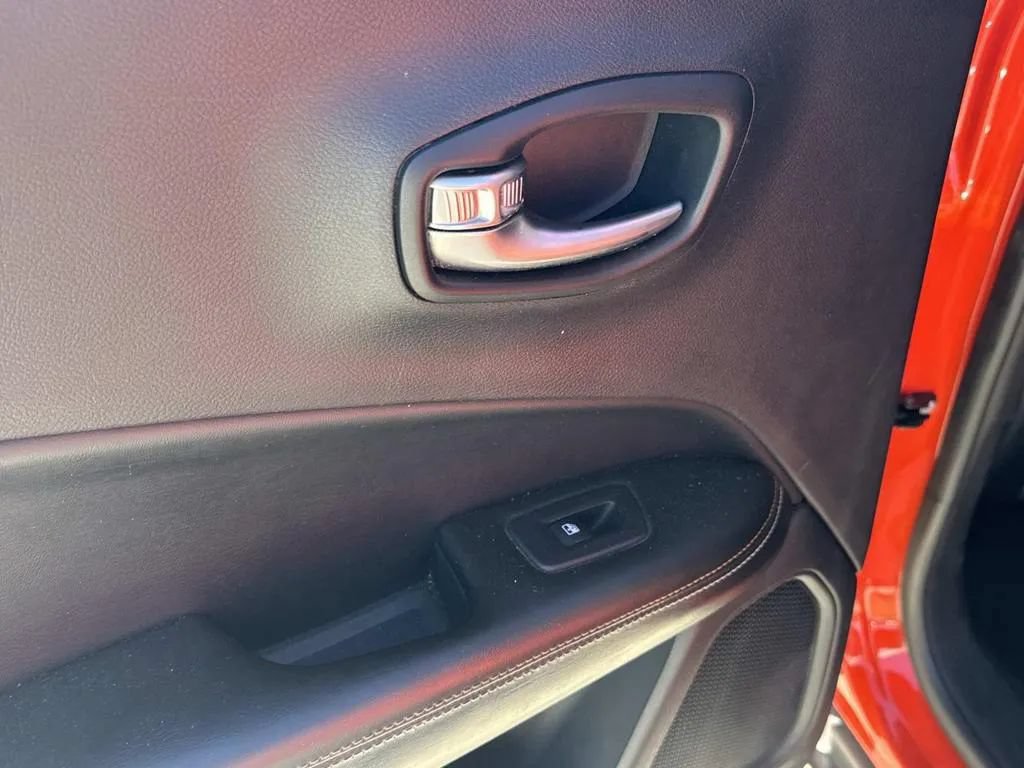 Used 2018 Jeep Compass Sport FWD image 16