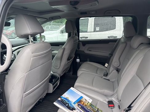 Used 2018 Honda Odyssey Elite image 12