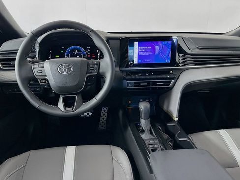 Used 2025 Toyota Camry SE image 22