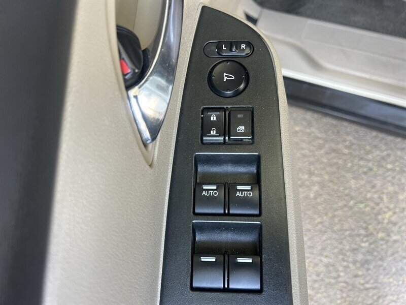 Used 2015 Honda Odyssey LX image 18