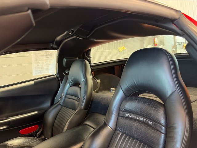 Used 2004 Chevrolet Corvette Coupe RWD image 26