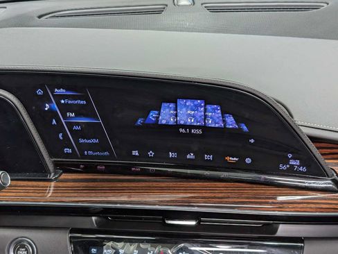 Used 2023 Cadillac Escalade Premium Luxury AWD/4WD image 20