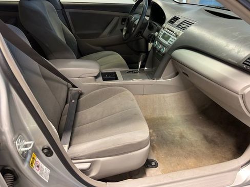 Used 2009 Toyota Camry LE image 10