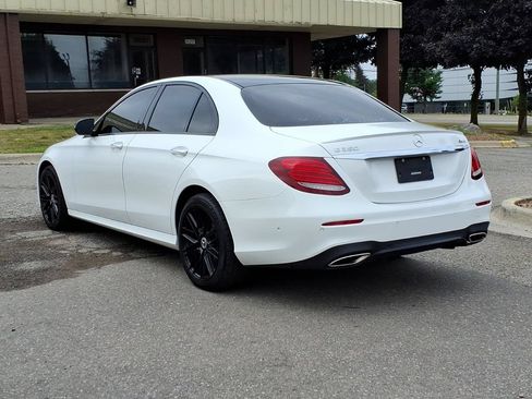 Used 2020 Mercedes-Benz E 350 4MATIC Sedan image 3