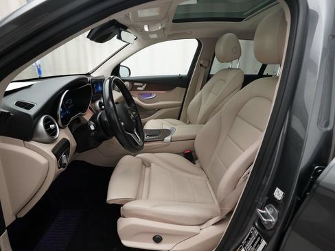 Used 2021 Mercedes-Benz GLC 300 4MATIC image 7