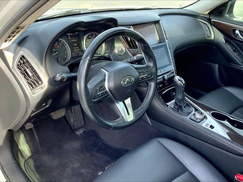 Used 2019 INFINITI Q50 Luxe w/ Essential Package (3.0T Luxe) image 18
