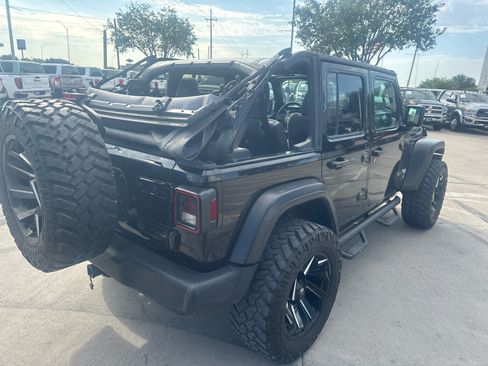 Used 2019 Jeep Wrangler Unlimited Sport S AWD/4WD image 3