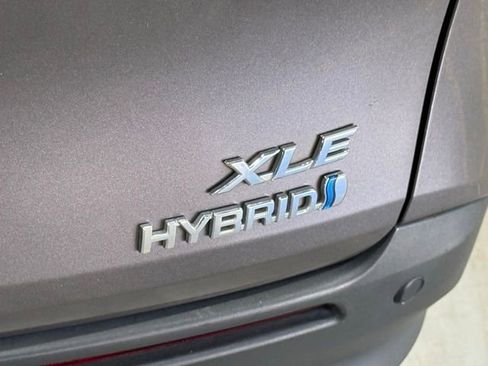 Used 2021 Toyota Sienna XLE image 47