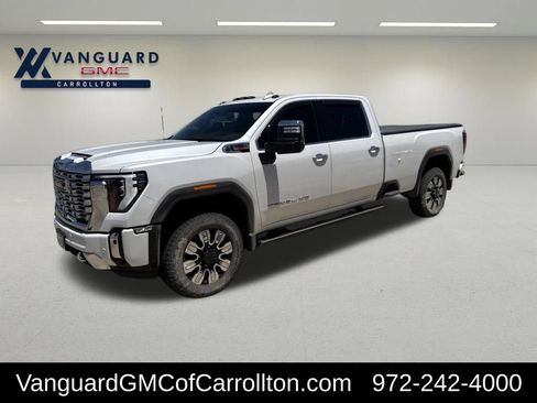 Used 2024 GMC Sierra 2500 Denali w/ Denali Reserve Package AWD/4WD image 1