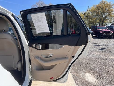 Used 2017 Mercedes-Benz GLC 300 4MATIC image 14