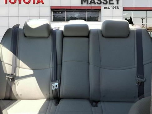 Used 2011 Toyota Avalon Limited FWD image 17