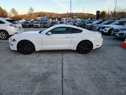 Used 2018 Ford Mustang Coupe image 6