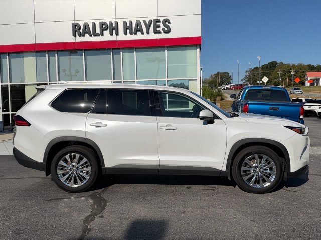 Used 2026 Toyota Grand Highlander AWD image 2