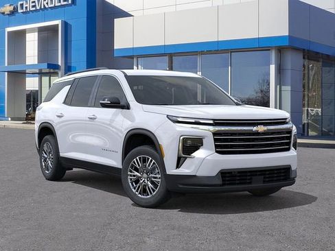 New 2026 Chevrolet Traverse LT w/ Driver Confidence Package AWD/4WD image 7
