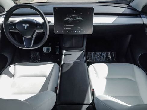 Used 2022 Tesla Model Y Performance image 11
