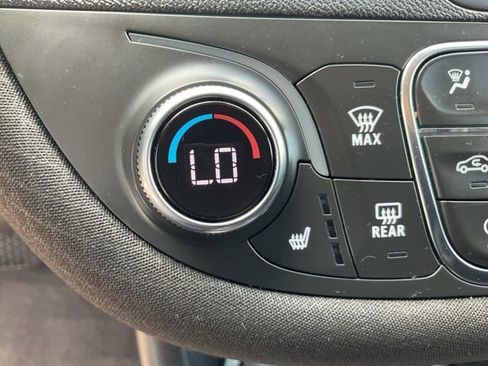 Used 2022 Chevrolet Malibu LT FWD image 22