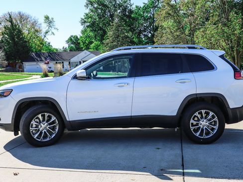 Used 2021 Jeep Cherokee Latitude Lux w/ Sun & Sound Group image 4