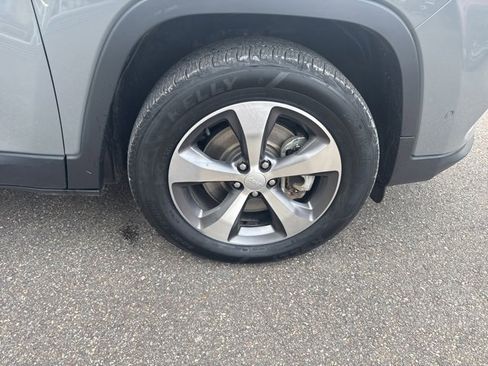 Used 2021 Jeep Cherokee Limited w/ Elite Package image 13