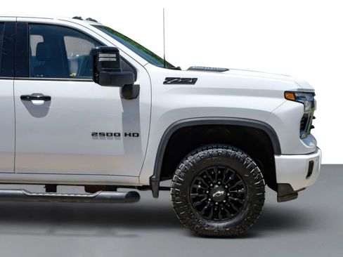 Used 2024 Chevrolet Silverado 2500 LTZ w/ LTZ Plus Package AWD/4WD image 7