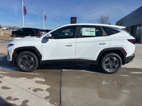 New 2026 Hyundai Tucson Blue SE image 4