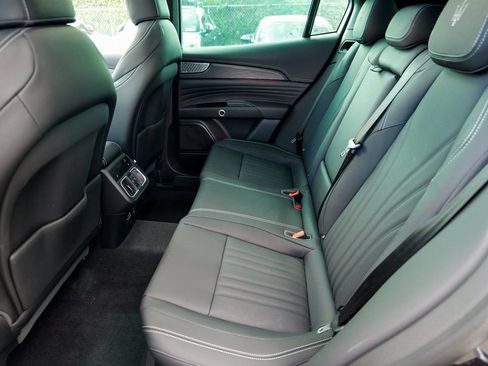 New 2025 Maserati Grecale GT image 25