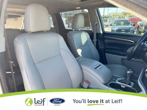 Used 2014 Toyota Highlander Limited image 31