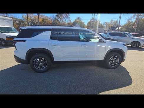 New 2026 Chevrolet Traverse LT image 9