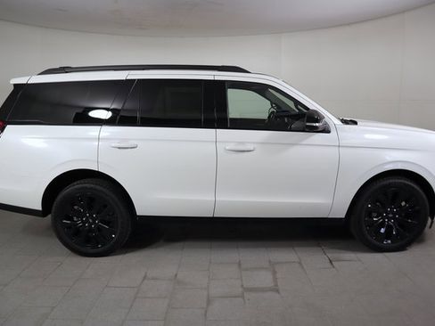 New 2025 Ford Expedition Platinum w/ Stealth Appearance Package image 4