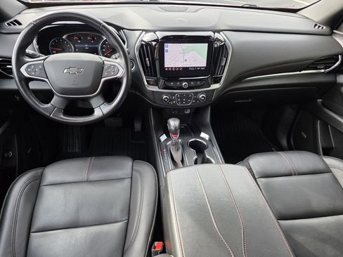 Used 2022 Chevrolet Traverse RS image 2