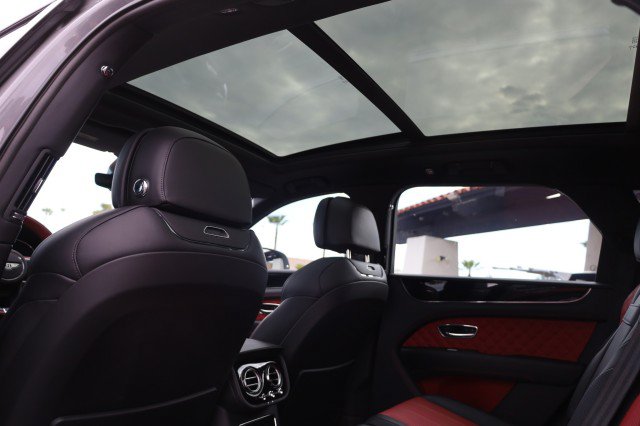 Used 2023 Bentley Bentayga AWD/4WD image 42