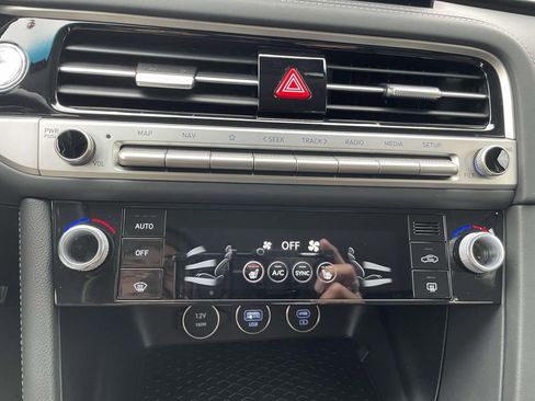 Certified 2025 Genesis G70 2.5T image 29