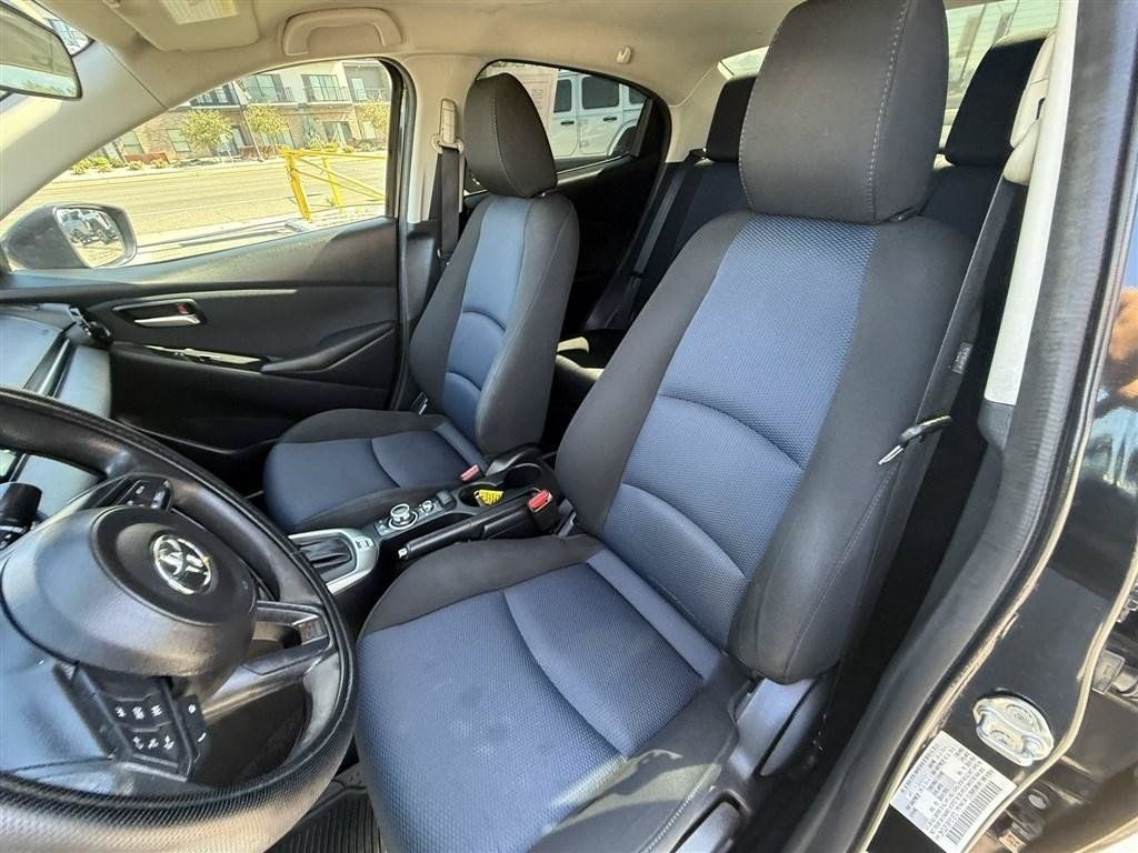Used 2019 Toyota Yaris L FWD image 13