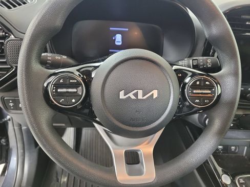 Used 2023 Kia Soul S FWD image 15