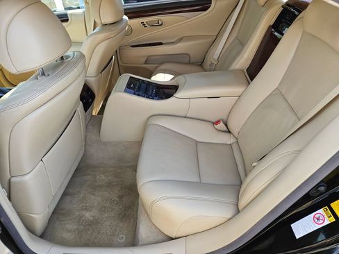 Used 2013 Lexus LS 600h L w/ Executive-Class Seating Pkg AWD/4WD image 14