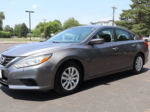 Used 2016 Nissan Altima 2.5 S w/ Power Driver Seat Package FWD image 11
