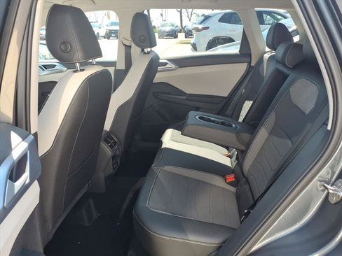 New 2026 Volkswagen Taos SE AWD/4WD image 20