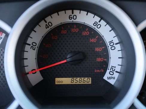 Used 2014 Toyota Tacoma PreRunner image 19