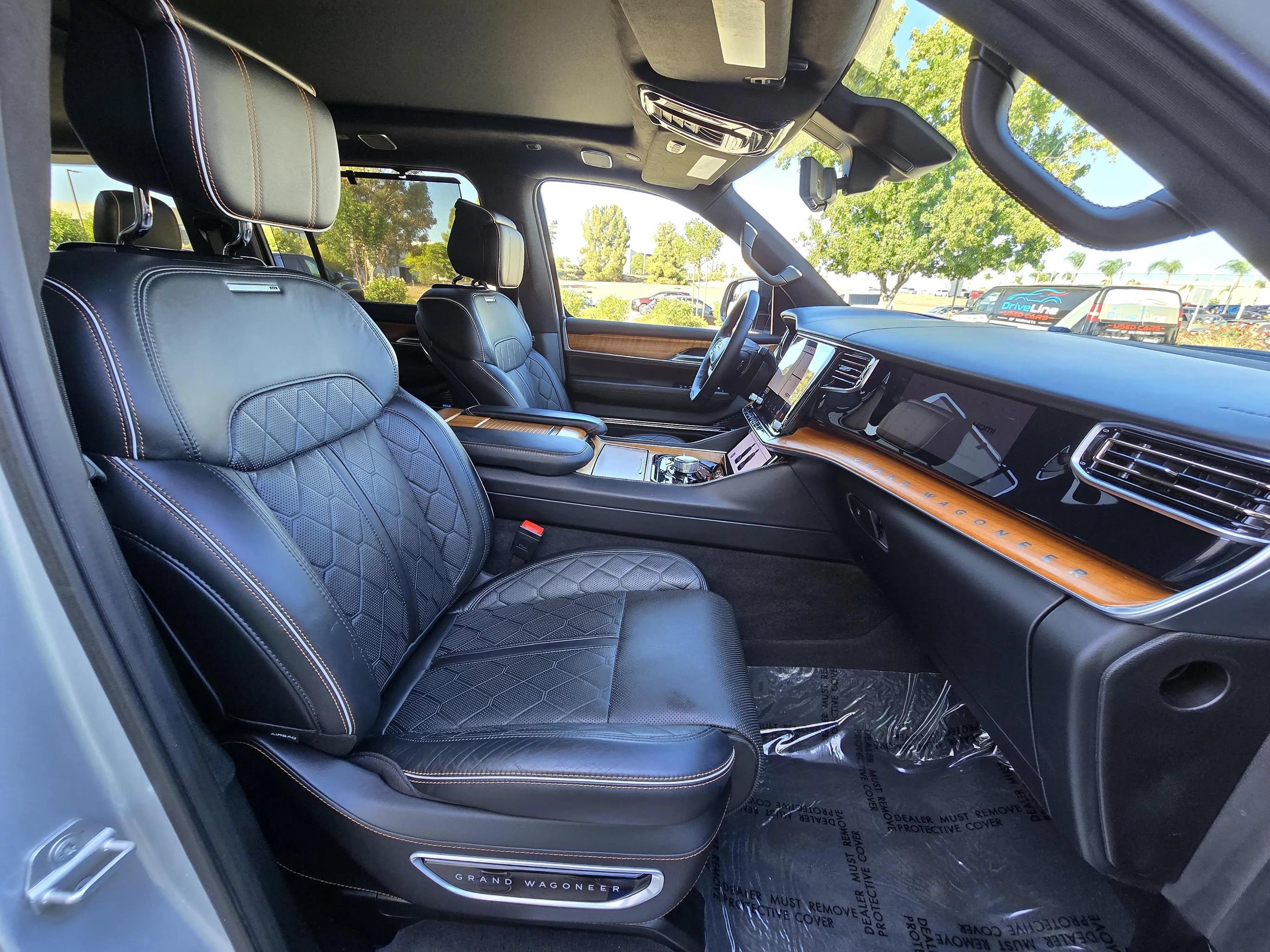 Used 2024 Jeep Grand Wagoneer L Series III AWD/4WD image 36