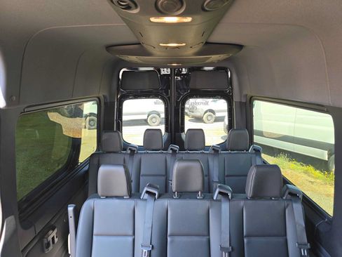 Used 2025 Mercedes-Benz Sprinter 2500 image 16