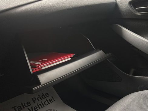 Used 2022 Toyota Corolla LE image 29